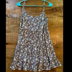 🥀BRANDY MELVILLE - Brown & White Floral Dress